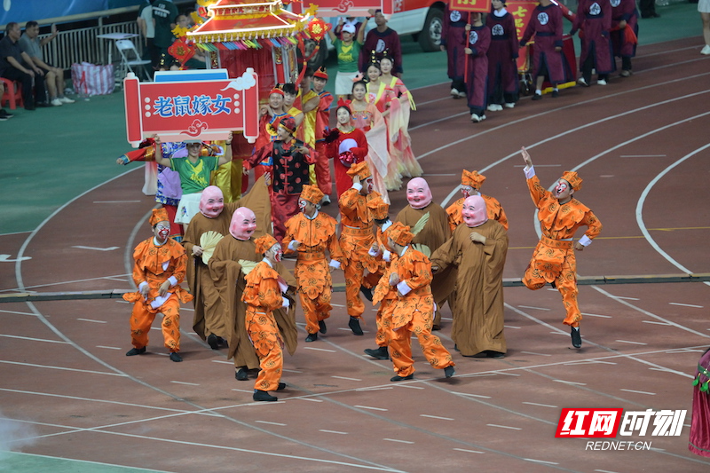 艳亮相, om, 实景演出惊