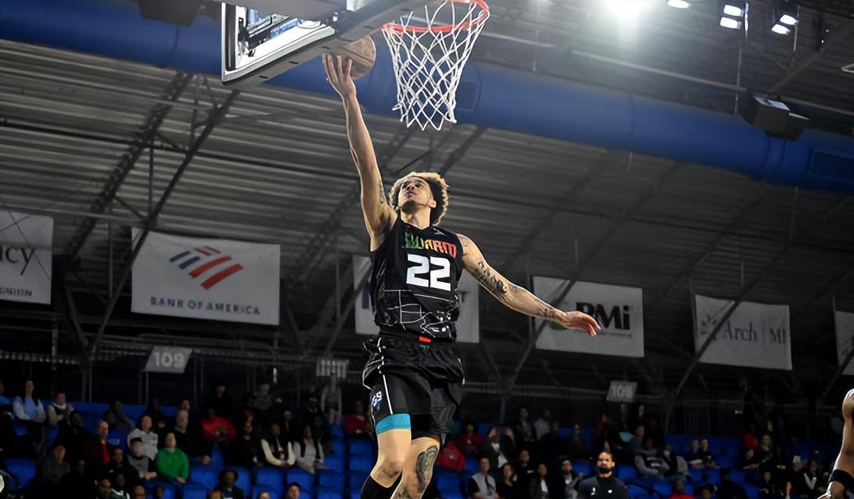 己在外线投, 但是整体表 己在外线投, 但是整体表